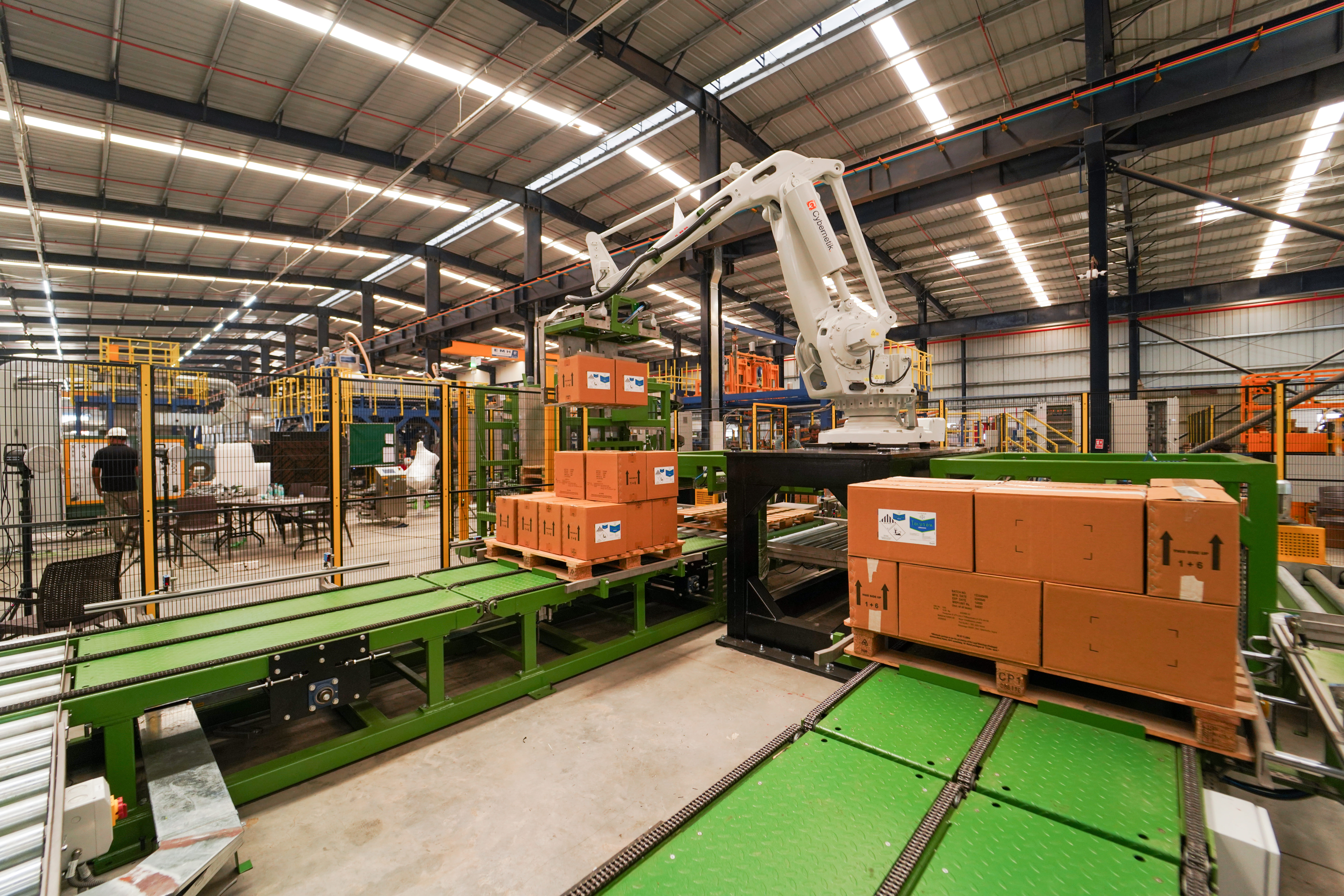 Multiple orientation carton palletizer